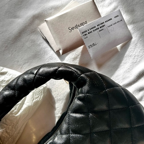 Saint Laurent Black Quilted Shoulder Bag - Picture 8 of 10